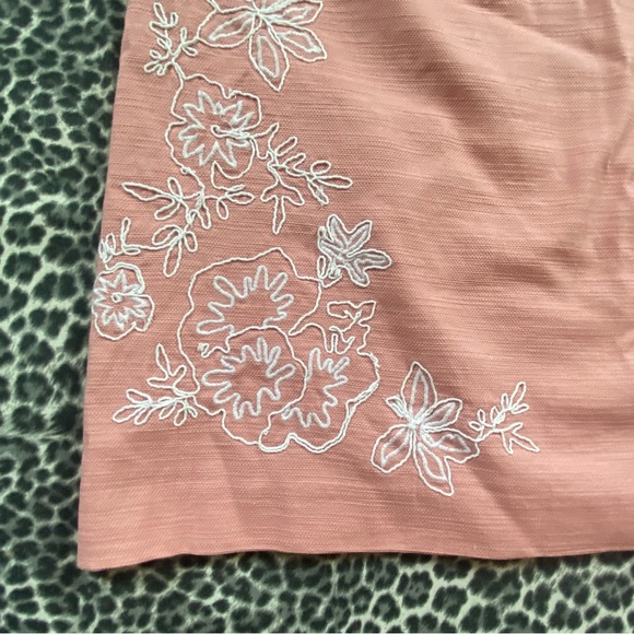 LOFT Pink White Embroidered Floral Pencil Skirt Sz 0P NWT - Picture 3 of 7